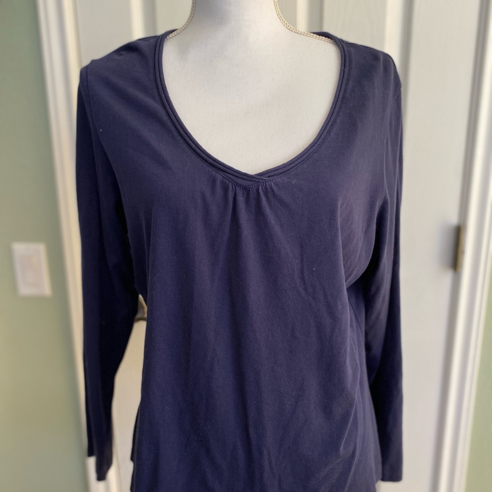 Westbound XL v-neck shirt